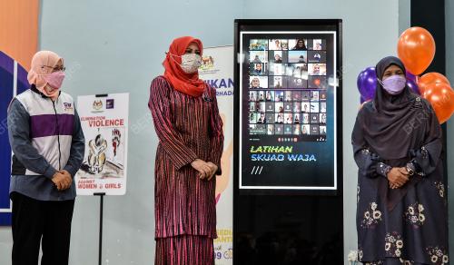 KL32_25112021_RINA_HARUN