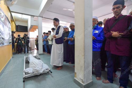 SOLAT JENAZAH TAN SRI DR AHMAD NAWAB