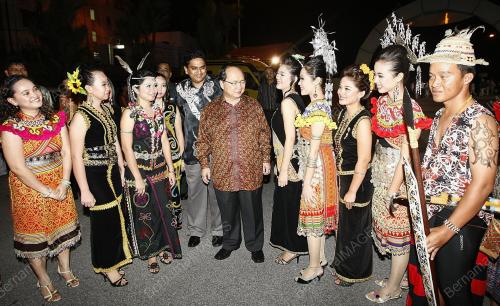 BERNARD GILOK DOMPOK