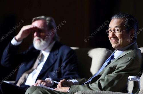 DR MAHATHIR MOHAMAD