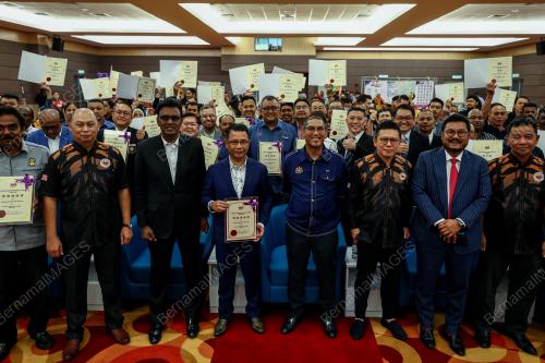 DATUK SERI AHMAD FAIZAL AZUMU
