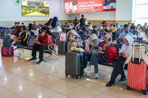 WARGA KOTA PULANG KE KAMPUNG HALAMAN