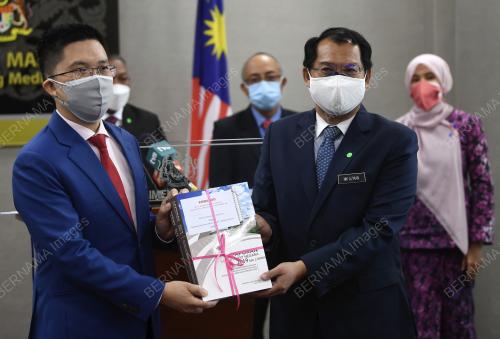 DATUK NIK AZMAN NIK ABDUL