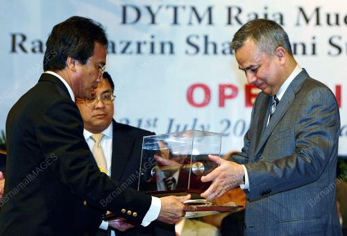 RAJA DR NAZRIN SHAH