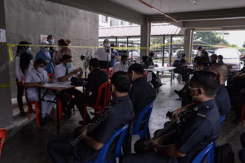 MAJLIS PELANCARAN SUNTIKAN VAKSIN COVID-19 POLIS KUALA LUMPUR