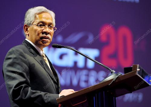 KL33_01112013_MIGHT