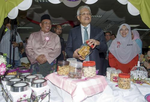 KL33_02082016_HAMZAH_AIDILFITRI