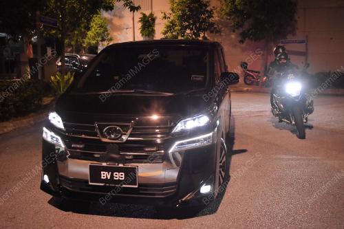 SITUASI DI KAWASAN KEDIAMAN PERDANA MENTERI MALAM INI