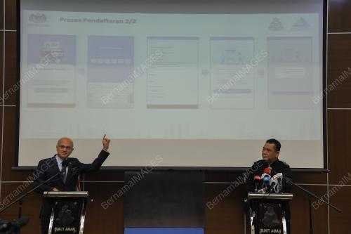 DATUK HUZIR MOHAMED