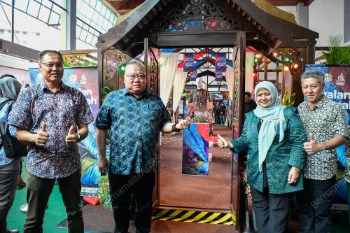 DATUK SERI TIONG KING SING