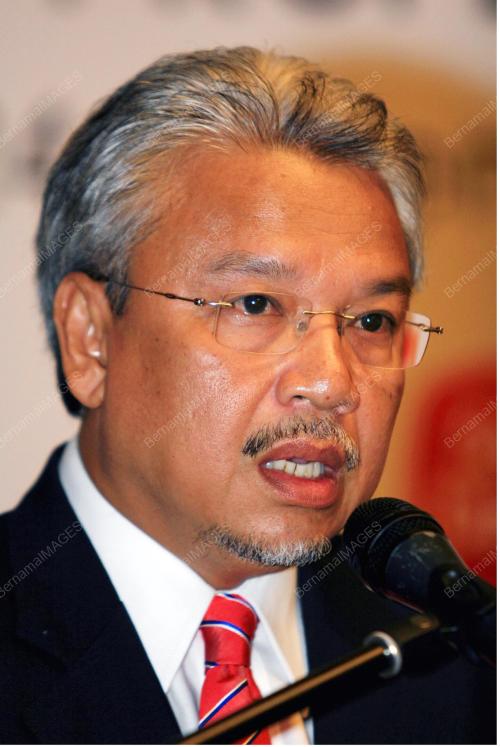 AHMAD HUSNI HANADZLAH