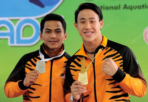 KL33_04092015_DIVING