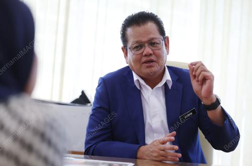 DATUK AZMAN MAHMOOD