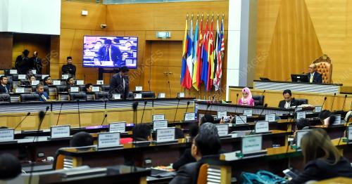 KL33_04102017_PARLIMEN_BN201710037223