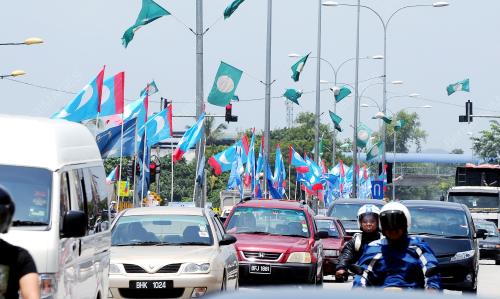 KL33_05032013_BENDERA_PARTI