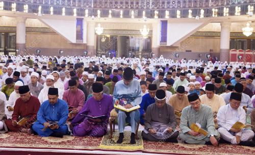 KL33_05062014_AGONG_YASIN