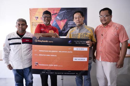 MAJLIS PENYERAHAN TAJAAN KEPADA PERSATUAN BOLASEPAK KELANTAN (KAFA)