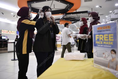 MR.D.I.Y BERI TOPENG MUKA PERCUMA