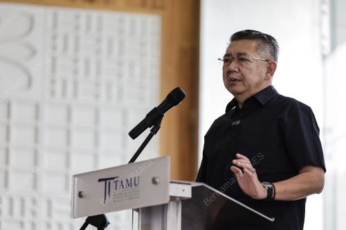 DATUK SERI SALAHUDDIN AYUB