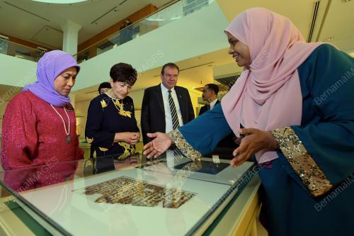 KL33_06122017_LAWATAN_BN201712043284