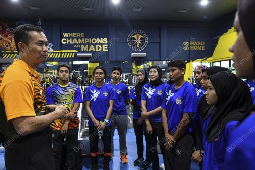 KL33_07022018_ATLET_BN201802047987
