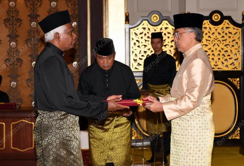 AL-SULTAN ABDULLAH RI'AYATUDDIN AL-MUSTAFA BILLAH SHAH