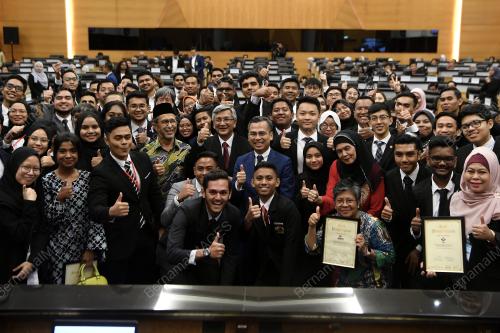 KL33_07092019_DEBATON_BN201909050133