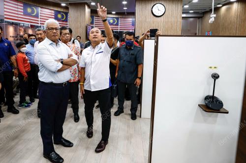 DATUK SERI HAMZAH ZAINUDDIN