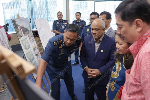 DATUK DR M NOOR TAIB