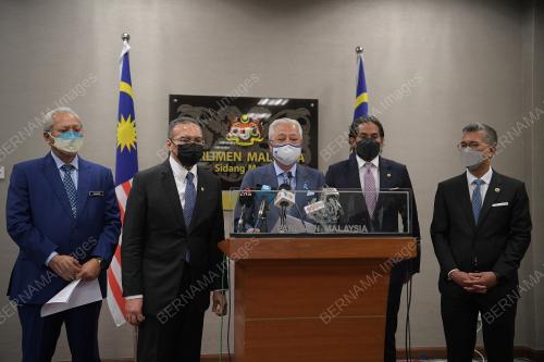 DATUK SERI ISMAIL SABRI YAAKOB