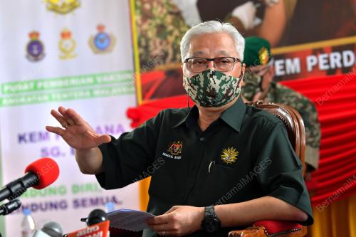 DATUK SERI ISMAIL SABRI YAAKOB