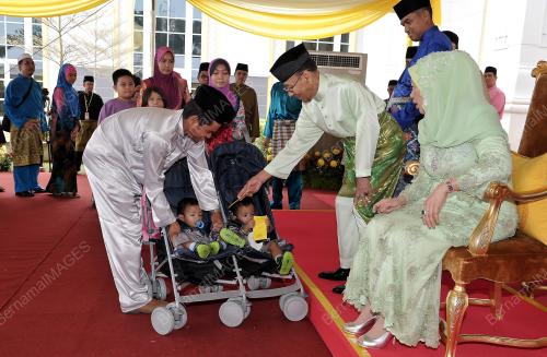 KL33_08082013_AGONG