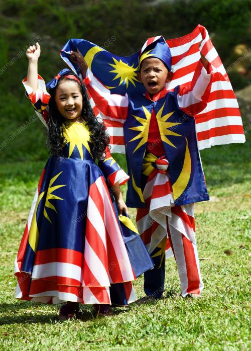 KL33_08082018_BAJU
