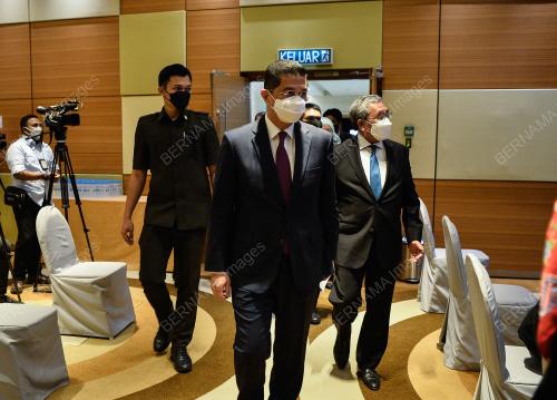 DATUK SERI AZMIN ALI