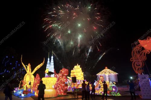 KL33_08122015_PELANCARAN