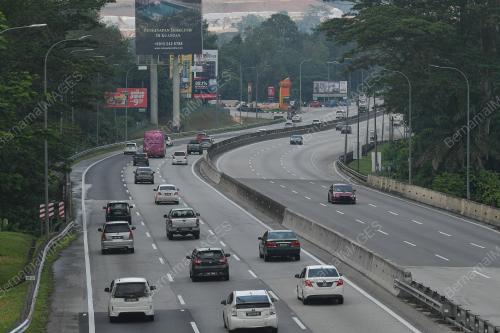 TINJAUAN ALIRAN TRAFIK LEBUHRAYA KARAK
