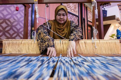 FADLINA ZAINAL