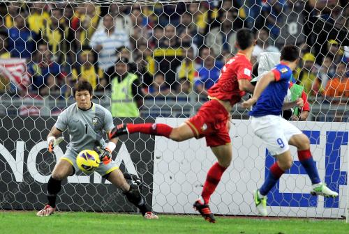 KL33_09122012_AFF_CUP7