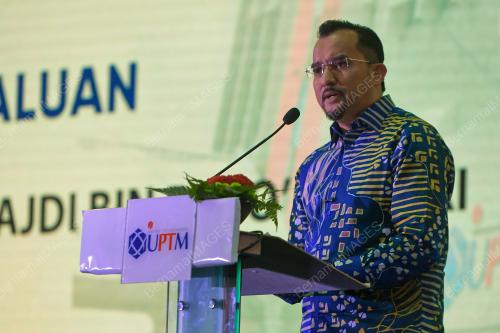 DATUK DR ASYRAF WAJDI DUSUKI