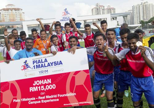 KL33_11042015_PIALA