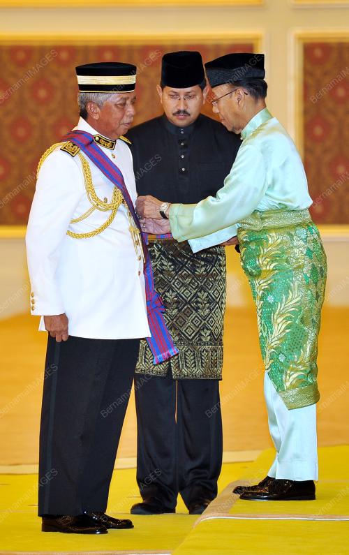 KL33_11102012_AGONG