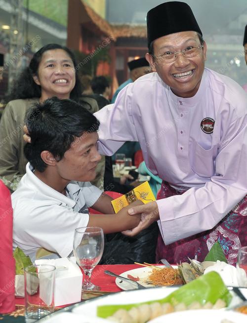 DATUK SERI AHMAD SHABERY CHEEK