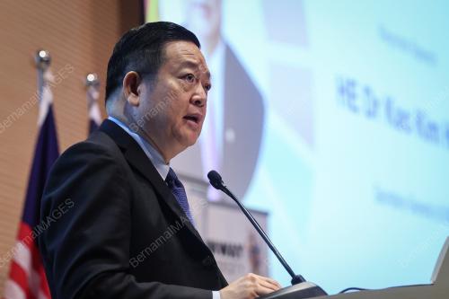 DR KAO KIM HOURN
