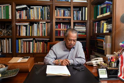 TAN SRI MUHYIDDIN YASSIN
