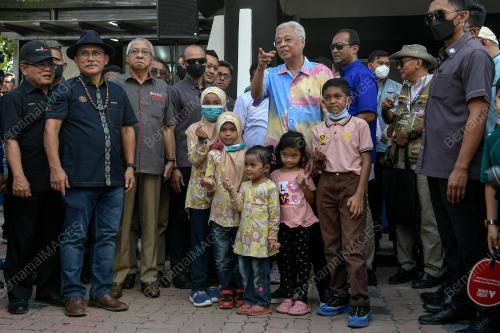 DATUK SERI ISMAIL SABRI YAAKOB