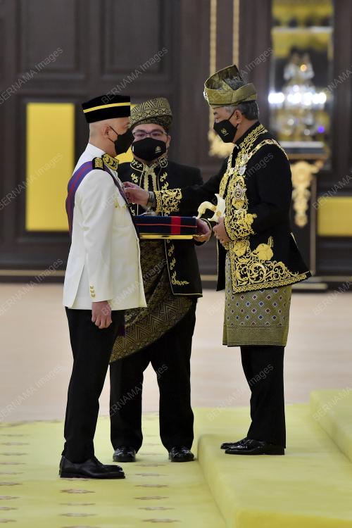 AL-SULTAN ABDULLAH RI'AYATUDDIN AL-MUSTAFA BILLAH SHAH