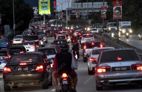 KENDERAAN MENUJU KE IBUKOTA MENINGKAT
