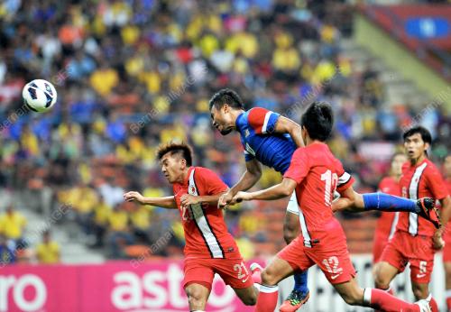 KL33_14112012_BOLA