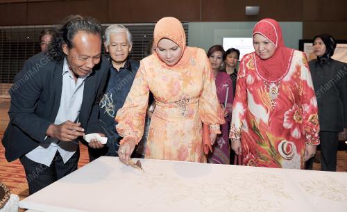 TUANKU NUR ZAHIRAH