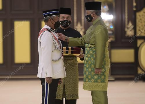 AL-SULTAN ABDULLAH RI'AYATUDDIN AL-MUSTAFA BILLAH SHAH 